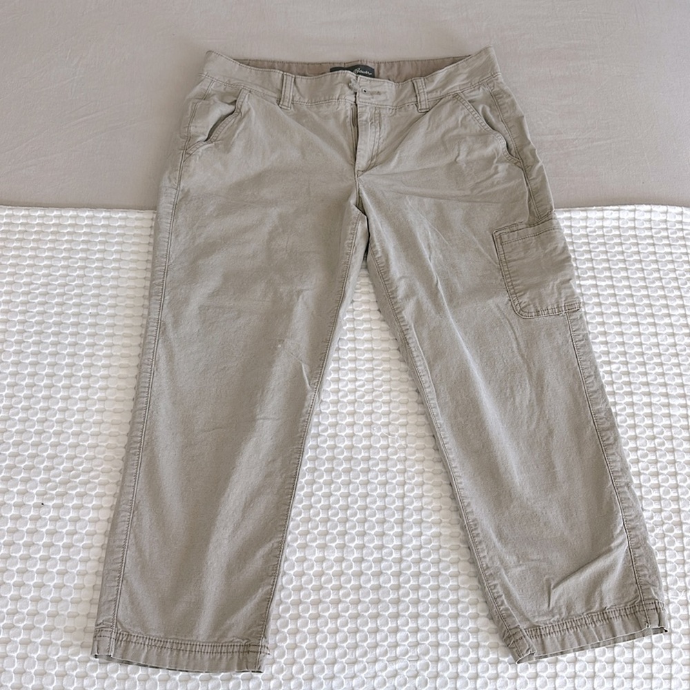 Women’s Crop Chino/Khaki Pants Size 10, Fits more like an 8